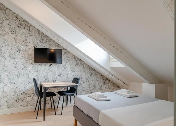 Suites Mozart & Chopin By Toh Solution Apartment