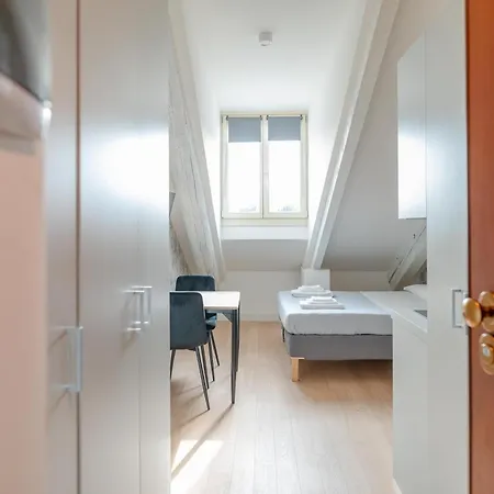 Mozart & Chopin By Toh Solution アパート